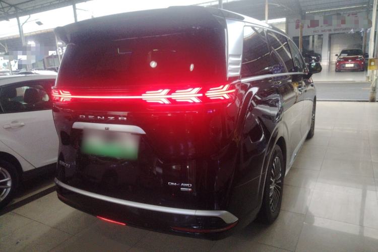 Used Denza D9 2025 DM-i Intelligent Drive 1020 Four-Wheel Drive Prestige Model