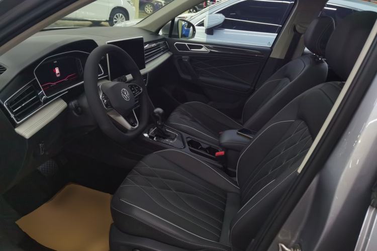 Used Volkswagen Tiguan L 2022 330TSI Automatic Two-Wheel Drive Smart Edition
