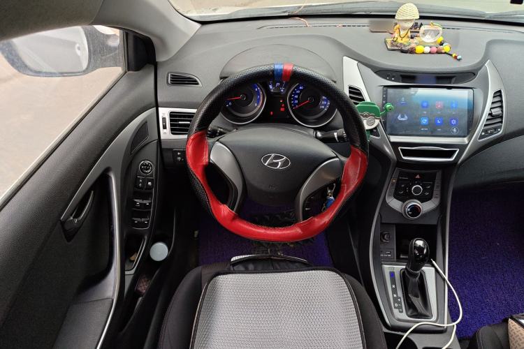 Used Hyundai Elantra (5th Generation / Langdong) 2016 1.6L Automatic Smart Version