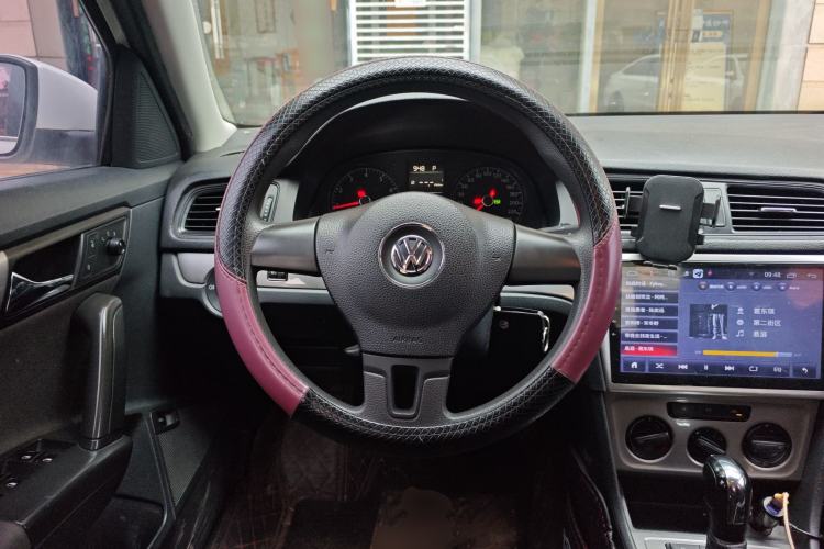 Used Volkswagen Lavida 2013 Revised Classic 1.6L Automatic Fashion Edition