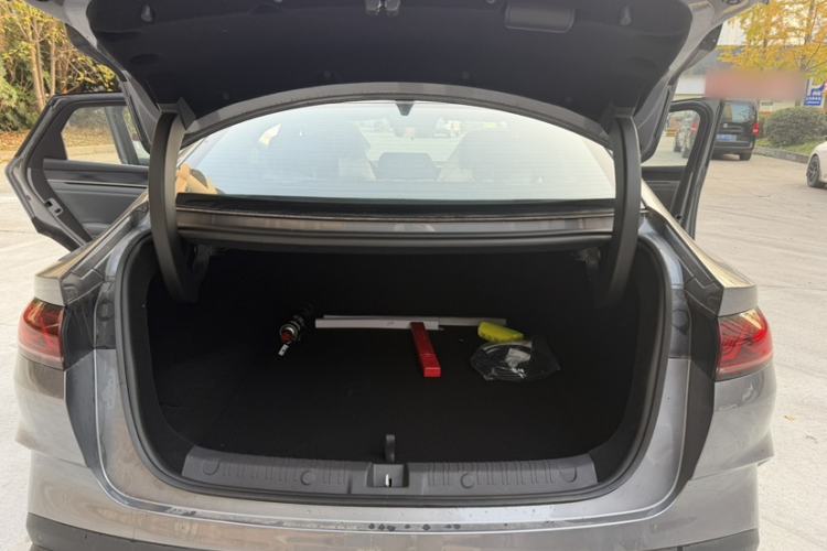 Used BYD Qin L 2025 DM-i Smart Drive 80KM Leading Model
