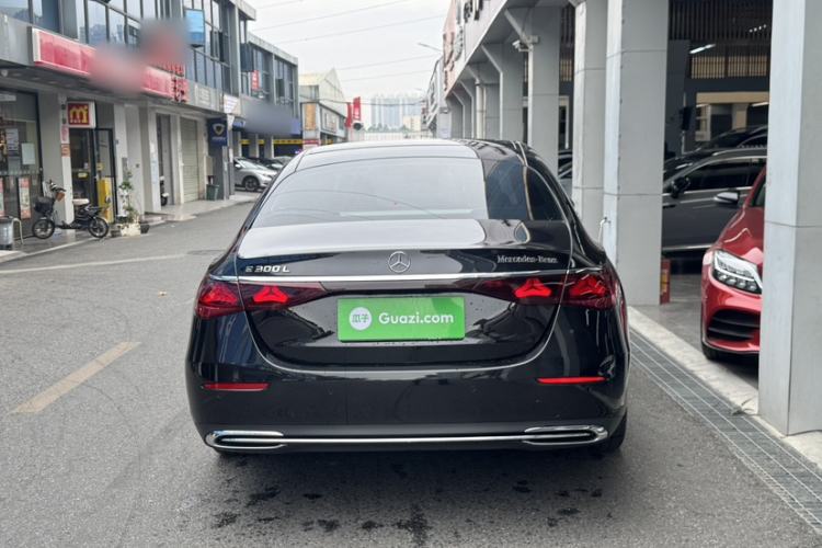 Used Mercedes-Benz E-Class 2024 Facelift E 300 L Luxury Edition
