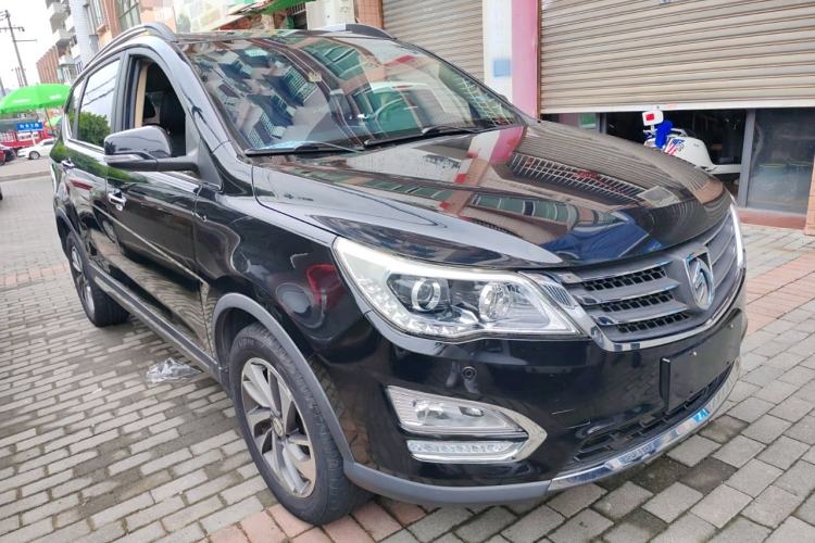 Used Baojun 560 2015 1.8L Manual Luxury Model
