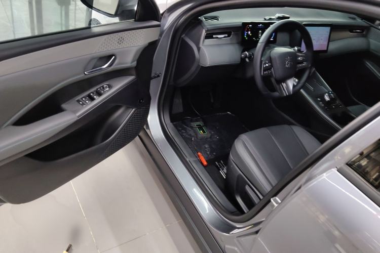 Used BYD Qin PLUS 2025 DM-i Smart Drive 55KM Leading Model
