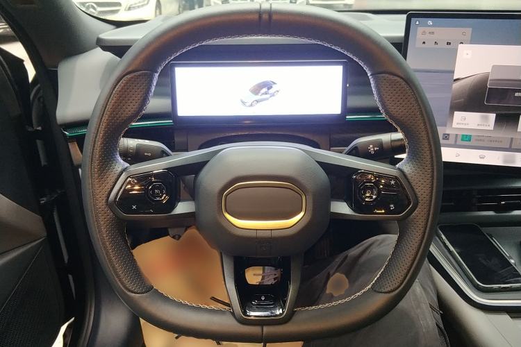 Used Lynk & Co 07 2024 EM-P 126 Long-Range Halo
