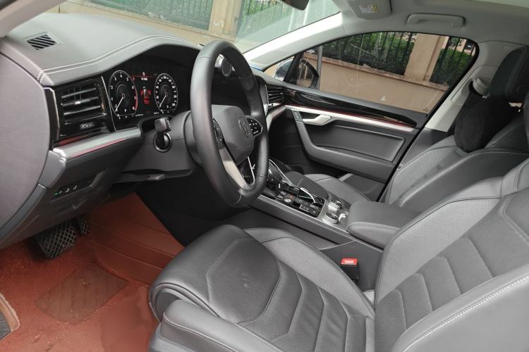 Used Volkswagen Touareg 2022 3.0 TSI Luxury Edition Black Diamond Sport Package
