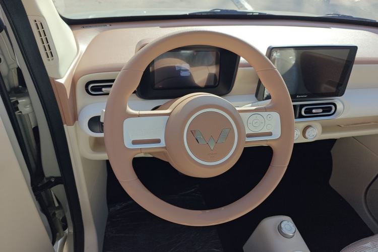 Used Wuling Hongguang MINIEV 2024 3rd Generation 215km Youth Edition
