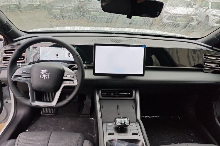 Used BYD Qin L 2025 DM-i Smart Drive 80KM Leading Model
