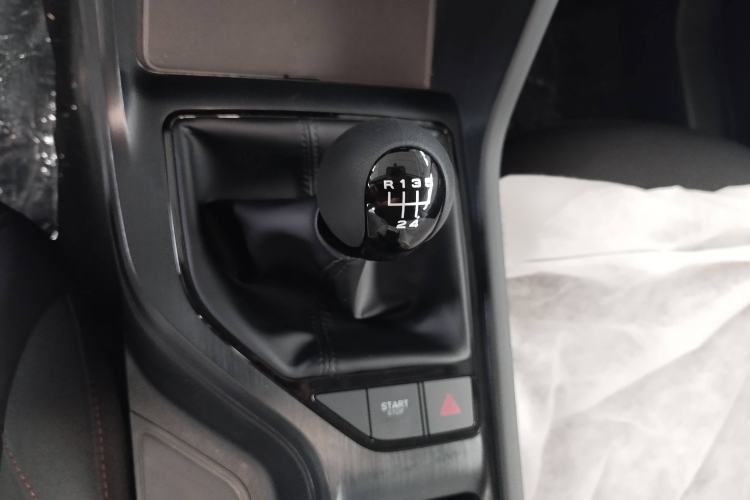 Used Roewe i5 2023 1.5L Manual Comfort Edition
