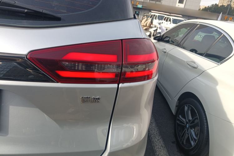 Used Geely Auto Emgrand X7 Sport 2020 1.8TD DCT Two-Wheel Drive Smart Connect 4G-Enabled Version
