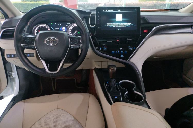 Used Toyota Camry 2021 2.0G Luxury Edition

