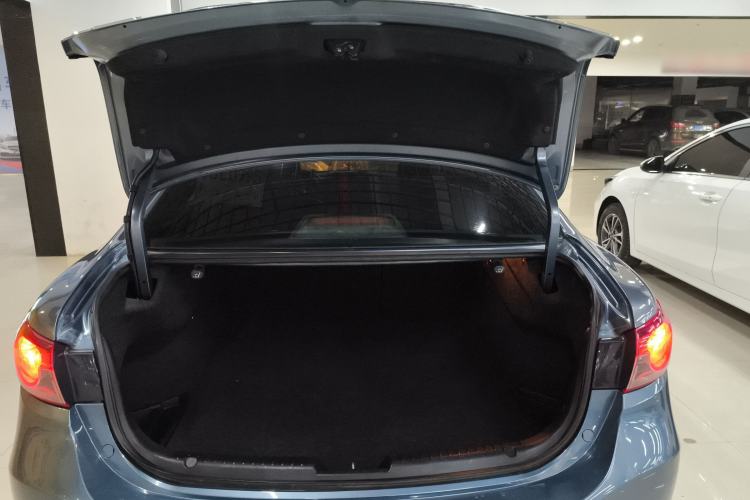 Used Mazda Atenza 2014 2.0L Blue Sky Luxury Edition