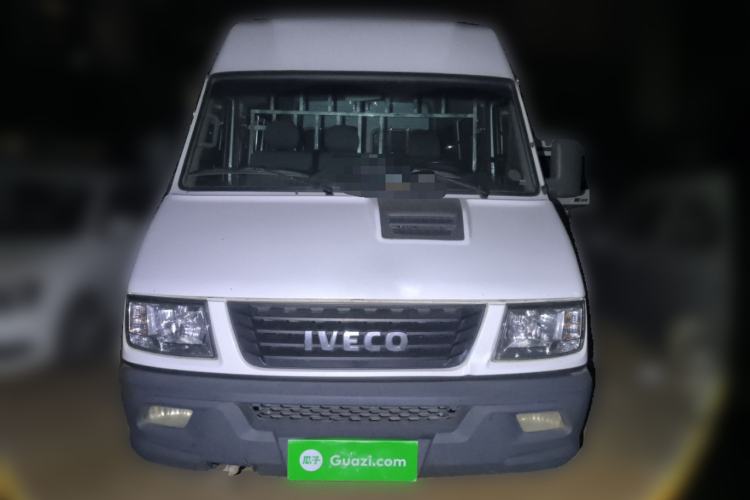 Used Iveco Daily 2017 2.5T A35 Passenger Van 5-7 Seats Model 47Z5
