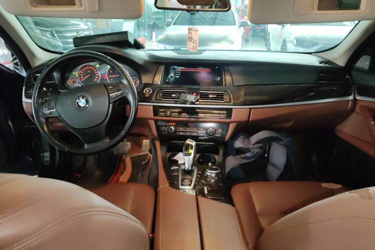Used BMW 5 Series 2014 525Li Leading Model
