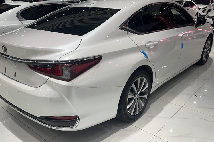 TDK.VehicleDetails.img