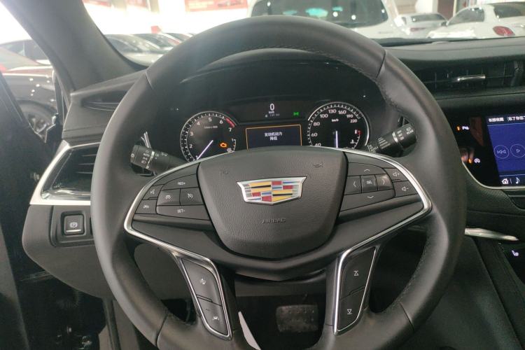 Used Cadillac XT5 2022 2.0T Two-Wheel Drive Luxury Version
