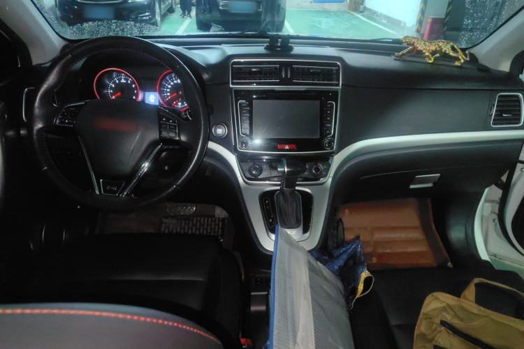 Used Haval H6 2015 Sport Edition 1.5T Automatic Two-Wheel Drive Luxury Model
