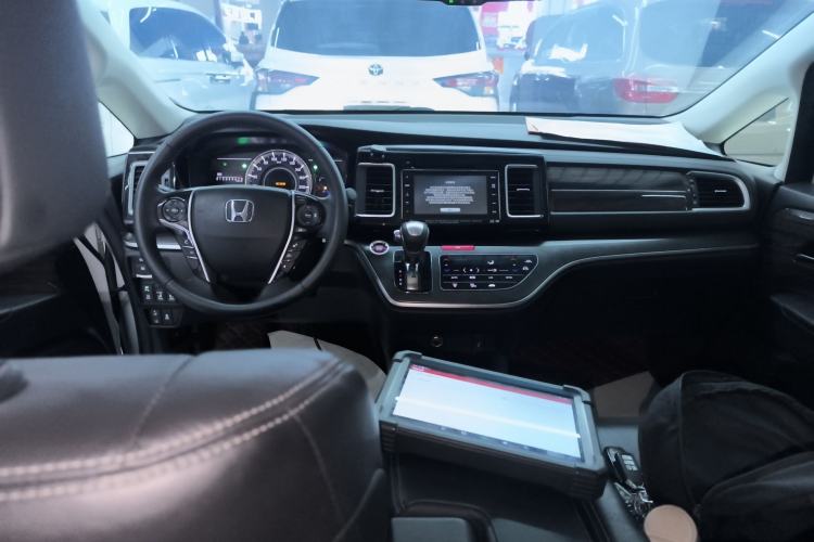 Used Honda Elysion 2016 2.4L Supreme Edition
