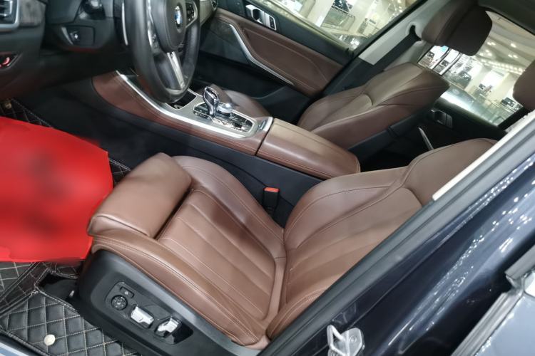 Used BMW X5 2019 xDrive40i Luxury Model with M Sport Package
