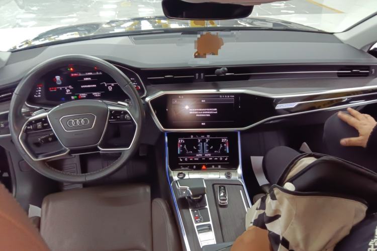 Used Audi A7L 2022 55 TFSI quattro S-line Zhiyuan Crystal Flow Package
