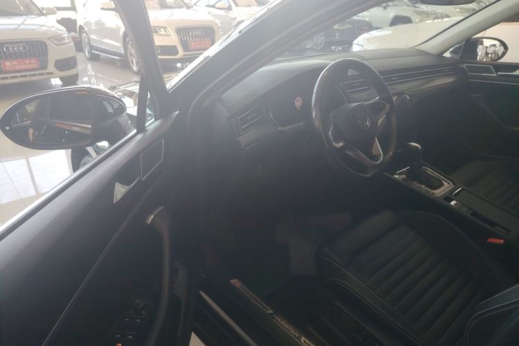 Used Volkswagen Magotan 2020 330TSI DSG Leading Model
