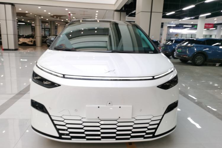 Used XPeng X9 2024 640 All-Wheel Drive High-Performance Max
