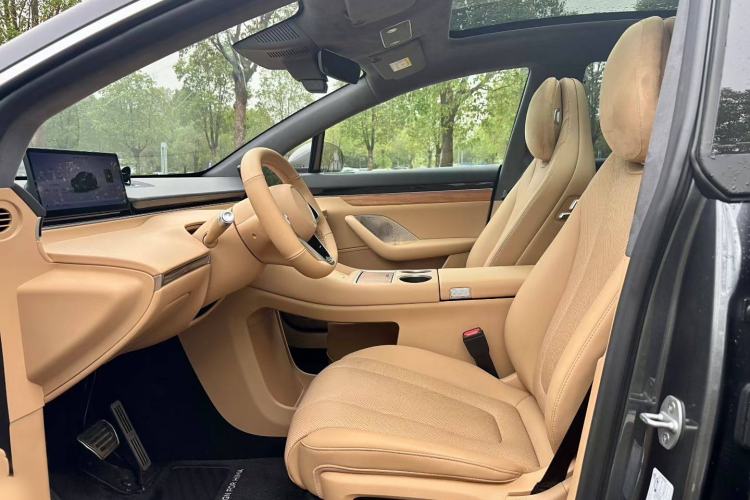 Used Hima Luxeed R7 2024 All-Electric 736 km Ultra
