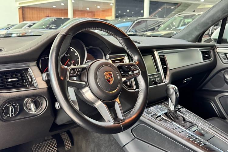 Used Porsche Macan 2016 Macan Turbo 3.6T
