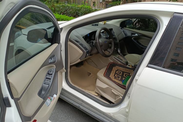 Used Ford Focus 2012 Sedan 1.6L Automatic Comfort Model
