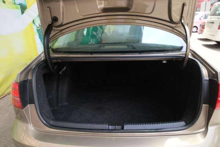 Used Volkswagen Sagitar 2015 230TSI Automatic Comfort Version
