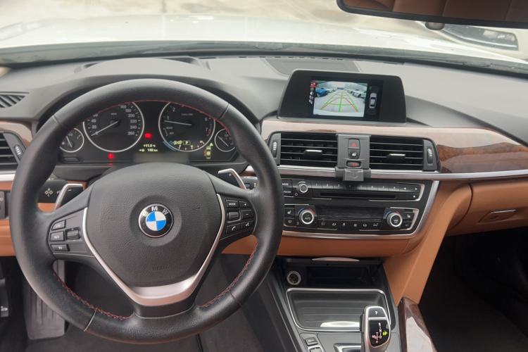 Used BMW 3 Series 2015 320Li Luxury Design Package
