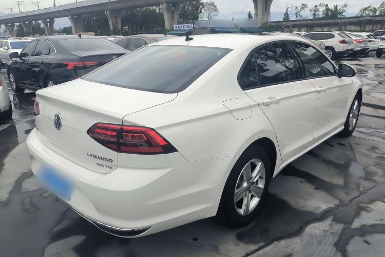 Used Volkswagen Lamando 2019 230TSI DSG Fashion Edition China VI
