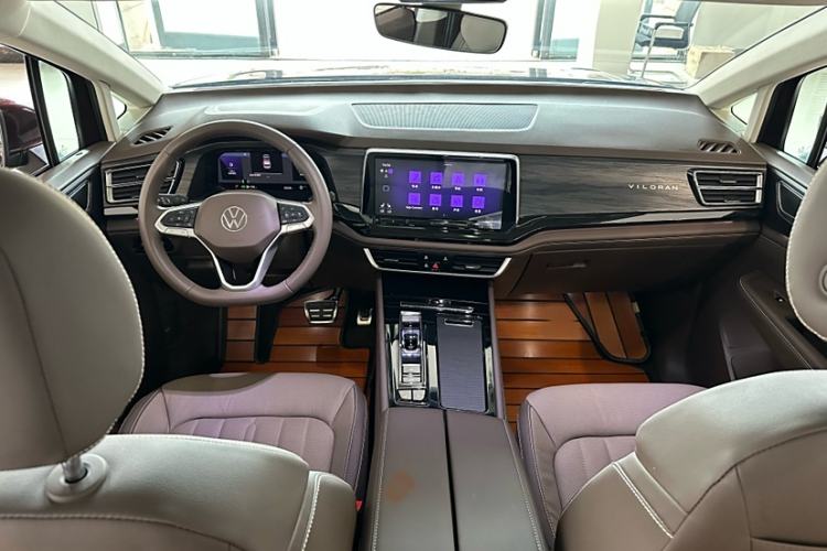 Used Volkswagen Viloran 2022 380TSI Luxury Edition
