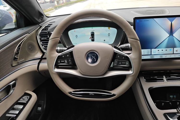 Used BYD Han 2024 EV Glory Edition 610 km All-Wheel Drive "Tian Shen Zhi Jia" Intelligent Driving Model