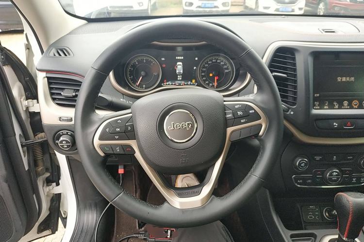 Used  Cherokee 2016 2.0L Smart Version