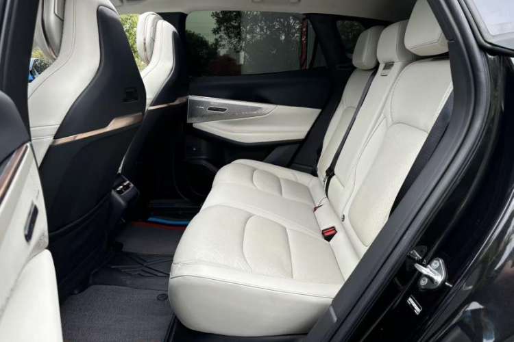 Used Lynk & Co 08 EM-P 2023 220km All-Wheel-Drive Performance Halo
