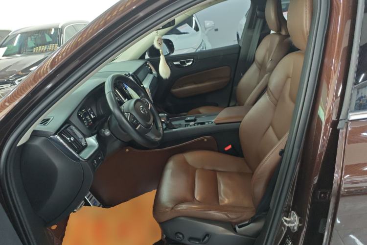 Used Volvo XC60 2019 T5 4x4 Smart Edition China V Standard
