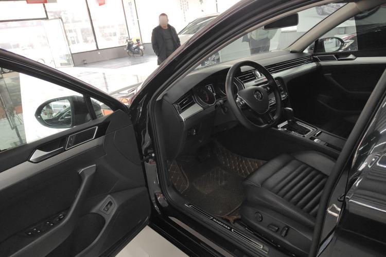 Used Volkswagen Magotan 2019 330TSI DSG Leading Edition China V Standard
