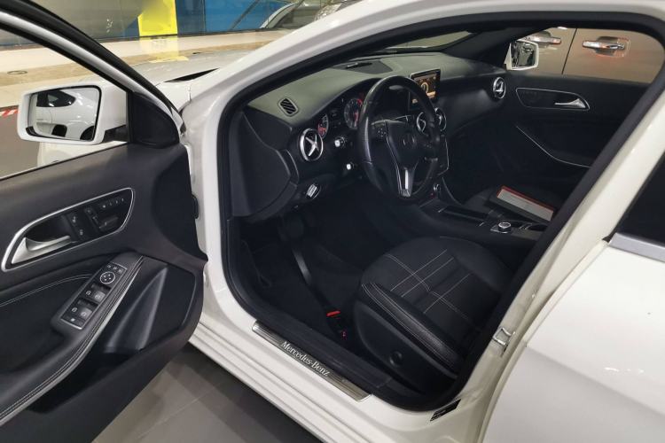 Used Mercedes-Benz A-Class 2015 A 200 Fashion Model
