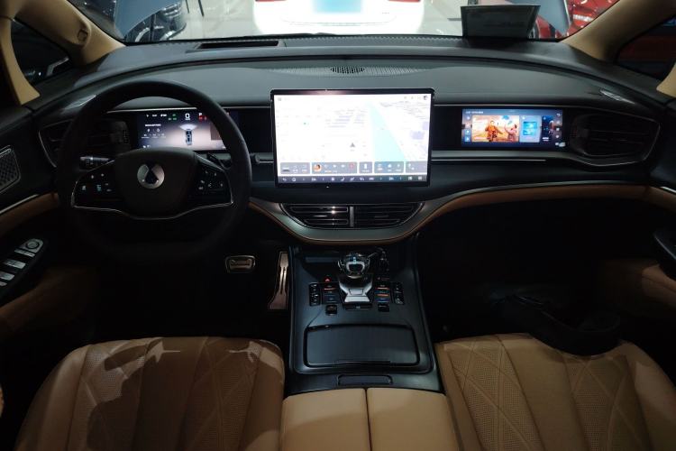 Used Denza D9 2025 DM-i Intelligent Drive 1020 Four-Wheel Drive Flagship Model