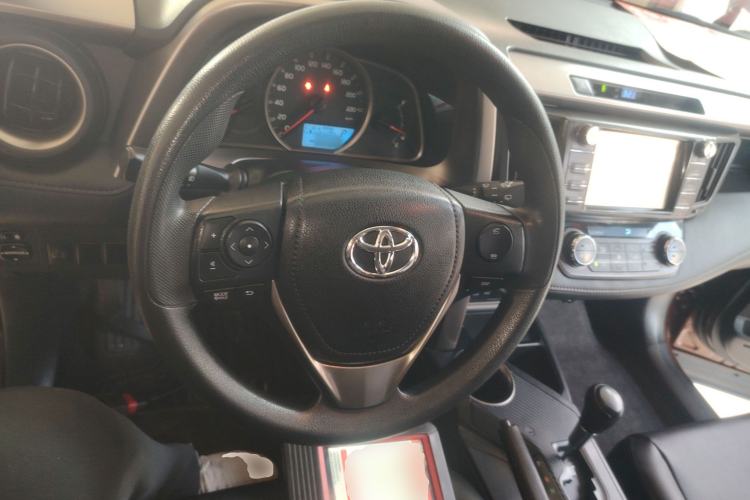 Used Toyota RAV4 2015 2.0L CVT Two-Wheel Drive Fashion Edition