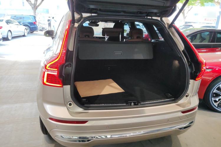 Used Volvo XC60 2023 B5 4x4 Smart Luxury Edition
