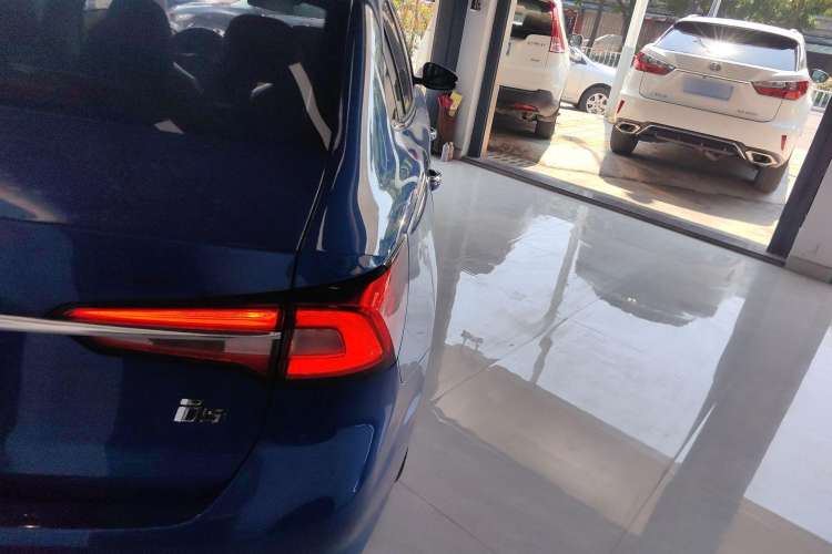 Used Roewe i5 2019 1.5L Automatic 4G Connected Langhao Edition
