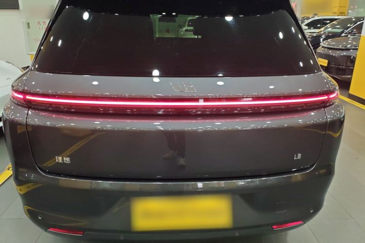 Used Li Auto L8 2023 Pro Model
