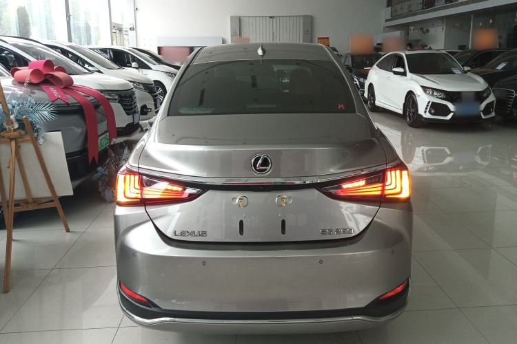Used Lexus ES 2020 260 Excellence Edition
