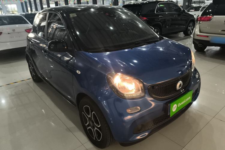 Used  forfour 2016 0.9T 66 kW Pioneer Edition