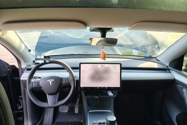 Used Tesla Model Y 2023 Rear-Wheel-Drive Version
