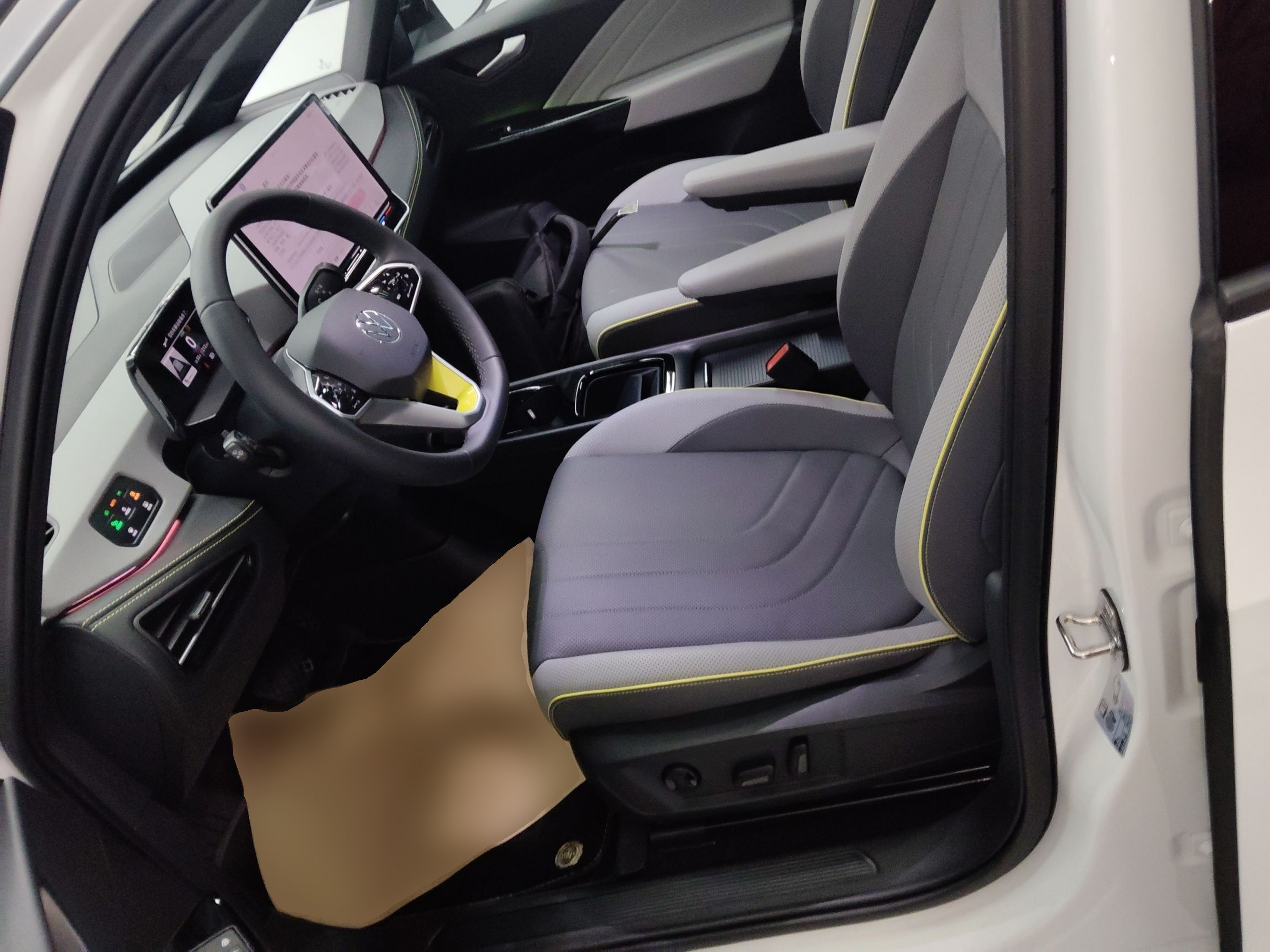 Переднее сиденье в автомобиле