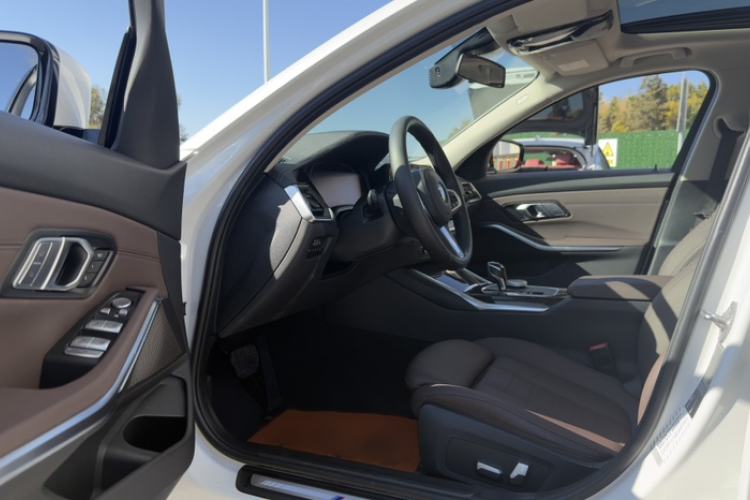 Used BMW 3 Series 2021 Restyled 325Li M Sport Package
