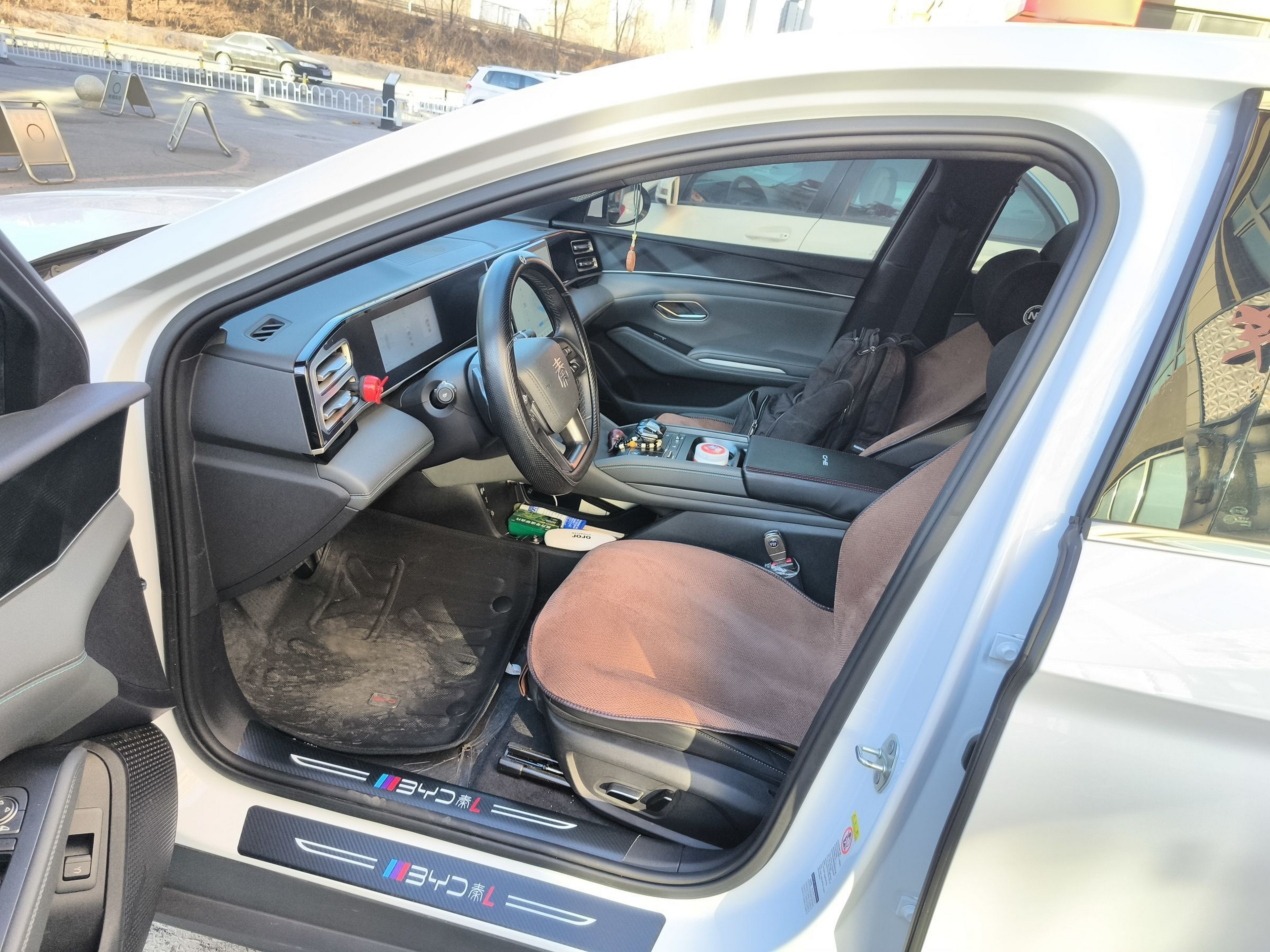 Переднее сиденье в автомобиле